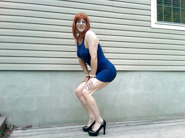 綺麗な青いドレス パート2
 #9183770