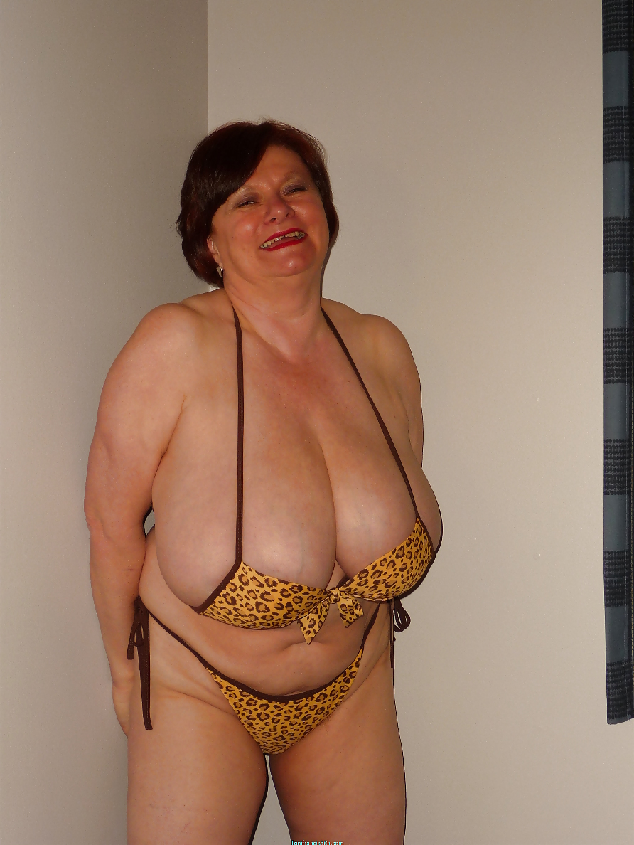 Toni F In Einem Leopardenfell-Outfit. #4193325