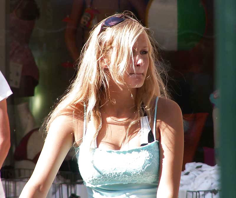 Hot Town, Summer in the City - cute girls on street