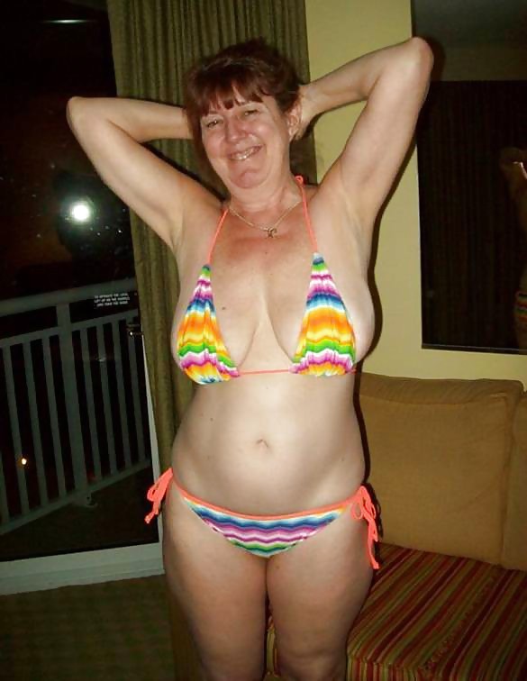 Swimsuits bikinis bras bbw mature dressed teen big huge - 48 #14782386