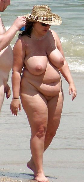 Belle ragazze nude sulla spiaggia 4 di troc
 #10385075
