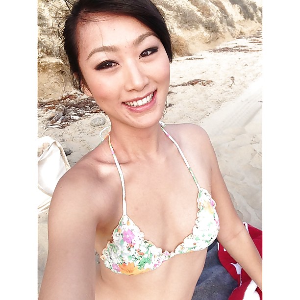 More Evelyn Lin Personal Pics #16609566
