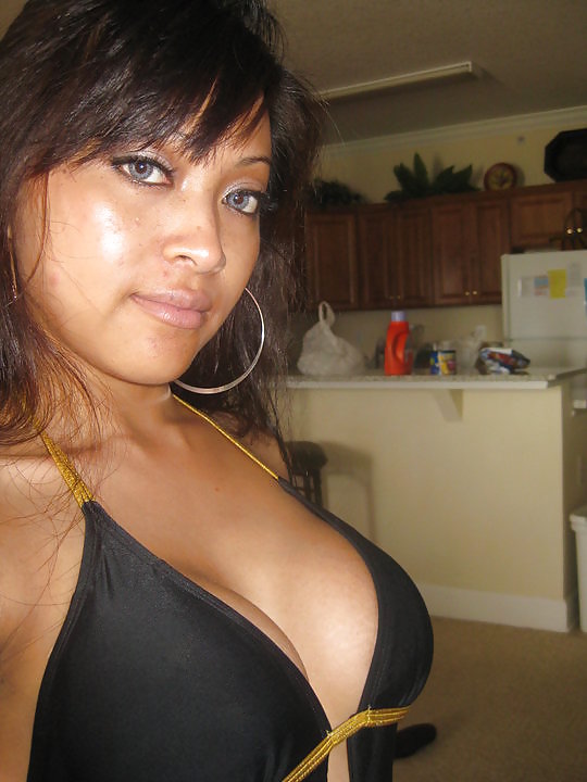 Grands Asians Boobed De Facebook (surtout Nn) #3369939