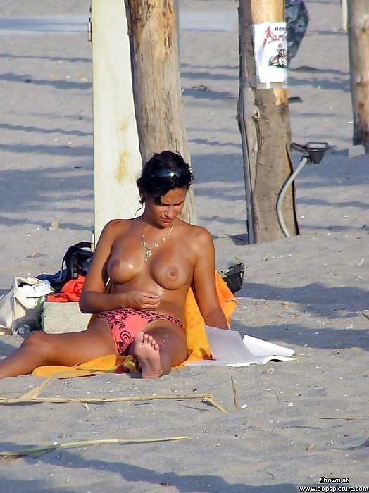 Foto di spiaggia voyeur nudo
 #15062822