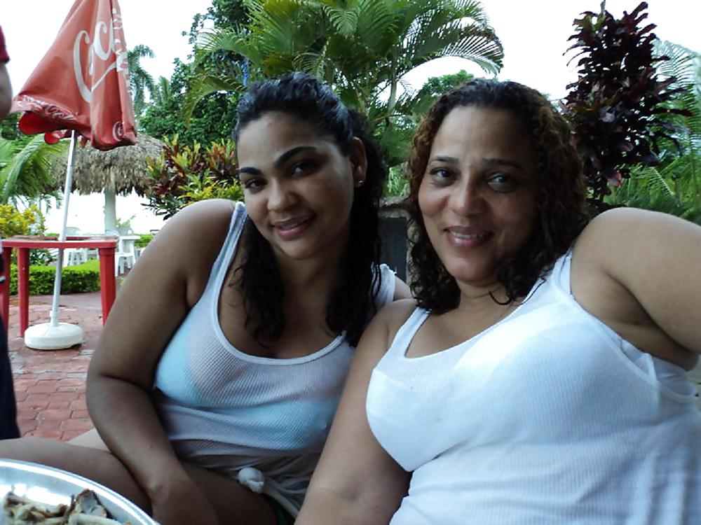 Dominikanische Frauen: Mariso #13683471
