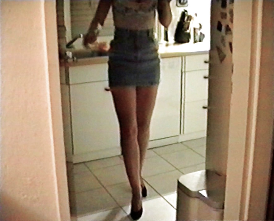 Sag - perra en jeans azules-mini y top de encaje y escote caliente 05
 #15551338