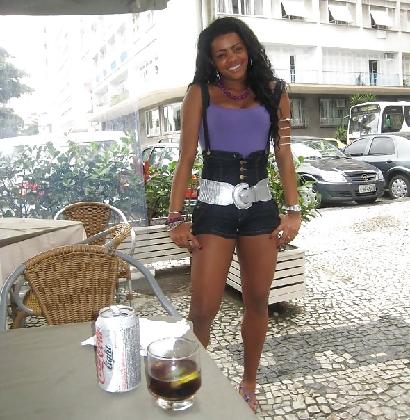 Beautés Noires Et D'ébène (bidonville Rio De Janeiro) 1 #9191024