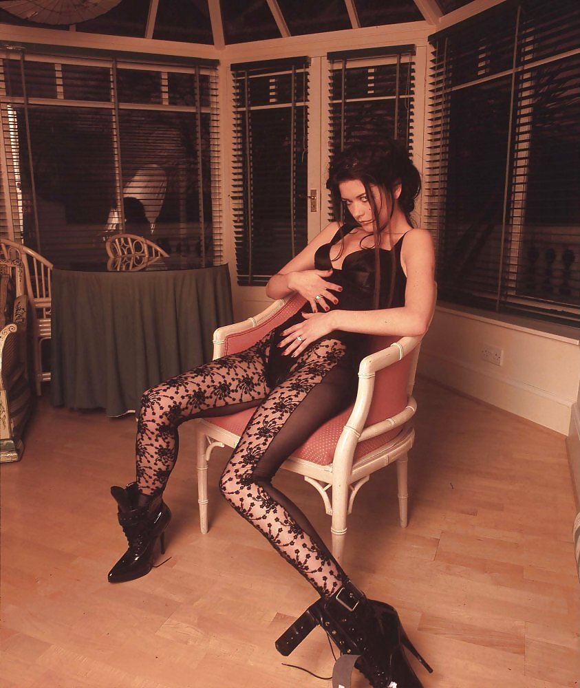 Catherine Zeta Jones UK Babe #9958709