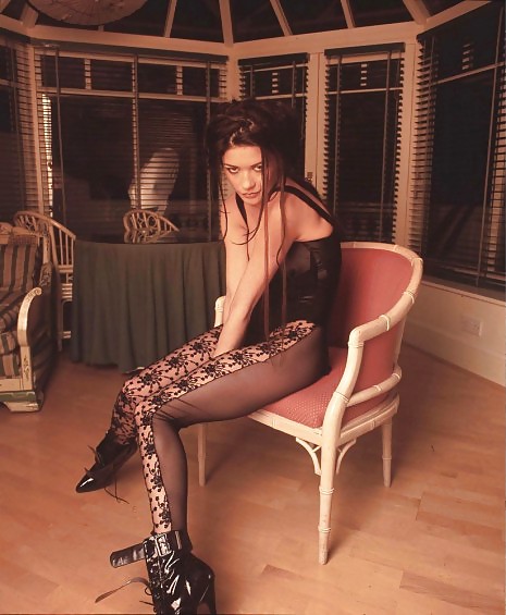 Catherine Zeta Jones UK Babe #9958719