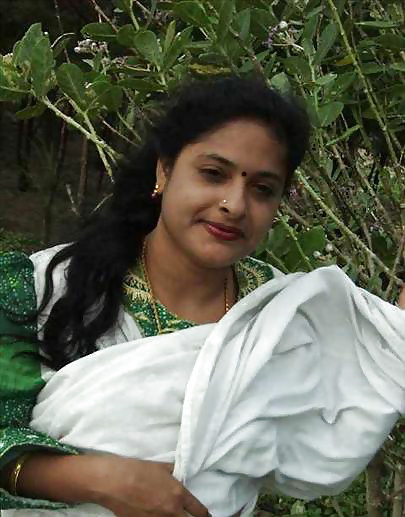 Indian Aunty Zeigt 4 #2965537