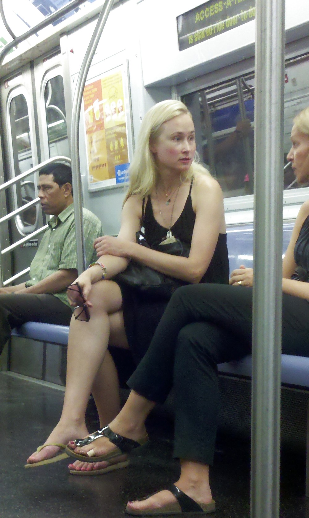 Ragazze della metropolitana di New York 32
 #5246809