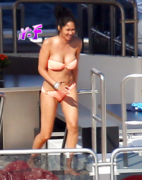 Kimora Lee Simmons Topless on a Yacht  #19897443