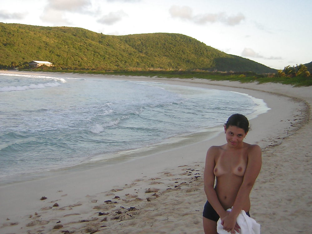 キューバ人の彼女の裸の公共のビーチ
 #6583409