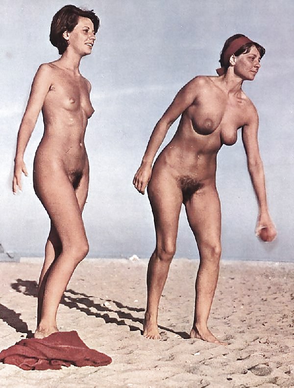 Nudisti naturisti pubblico all'aperto flash - saffico intenzioni?
 #6661771