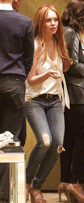 Lindsay Lohan ... Shopping Avec De Nouveaux Cheveux Rouges #13836250