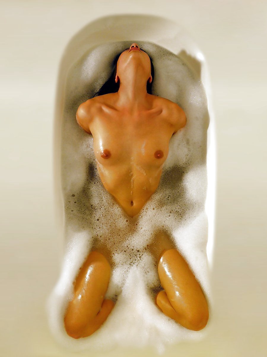 バスタブ・ガール
 #22782146