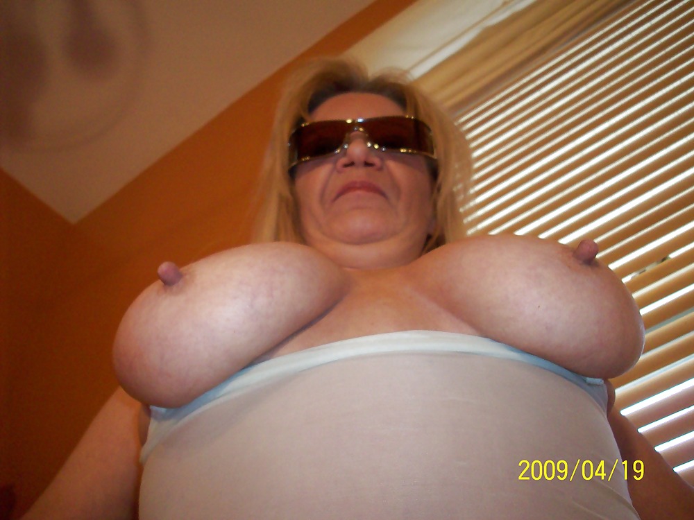 Amateur big tits mature woman #1186815