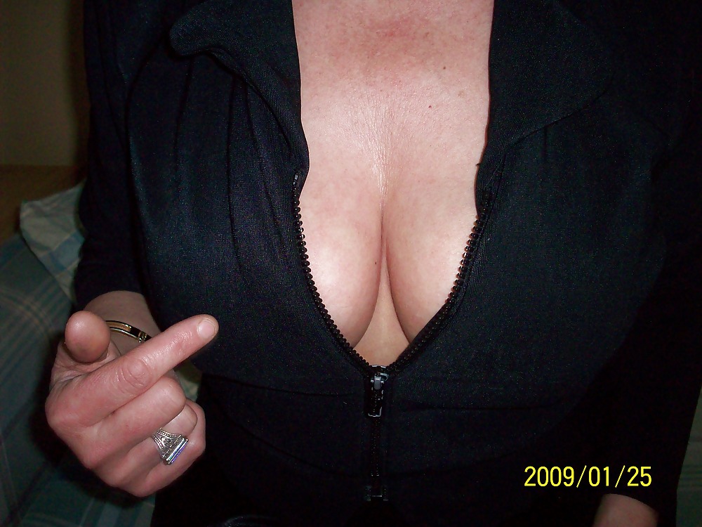 Amateur big tits mature woman #1186991