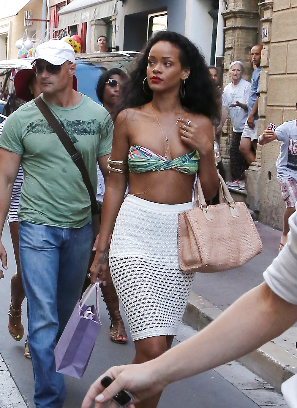 Rihanna fuera en bikini top st tropez tetas dulces
 #12767563