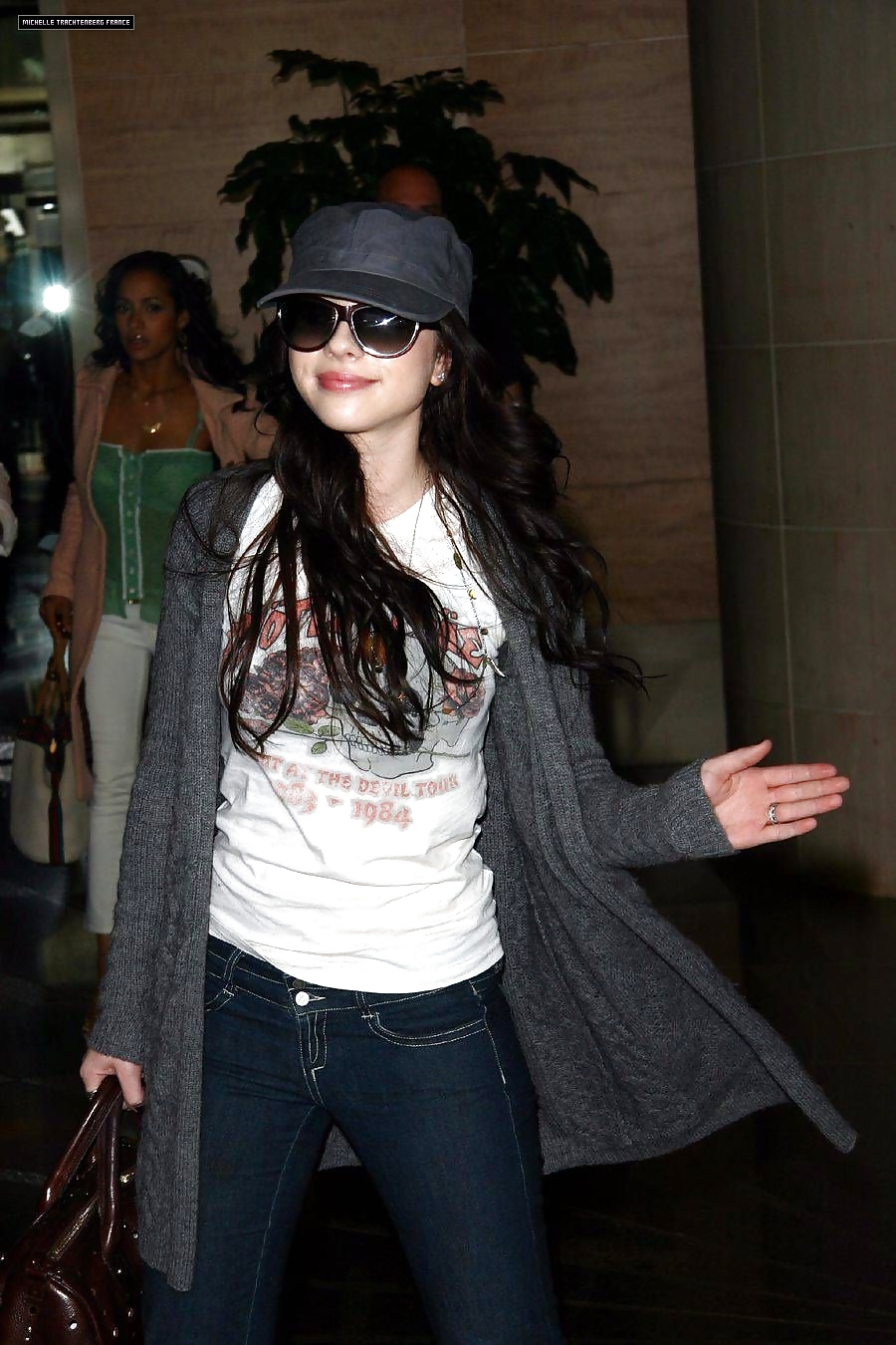 Michelle Trachtenberg - Tight JEANS, segment 3 #9698252