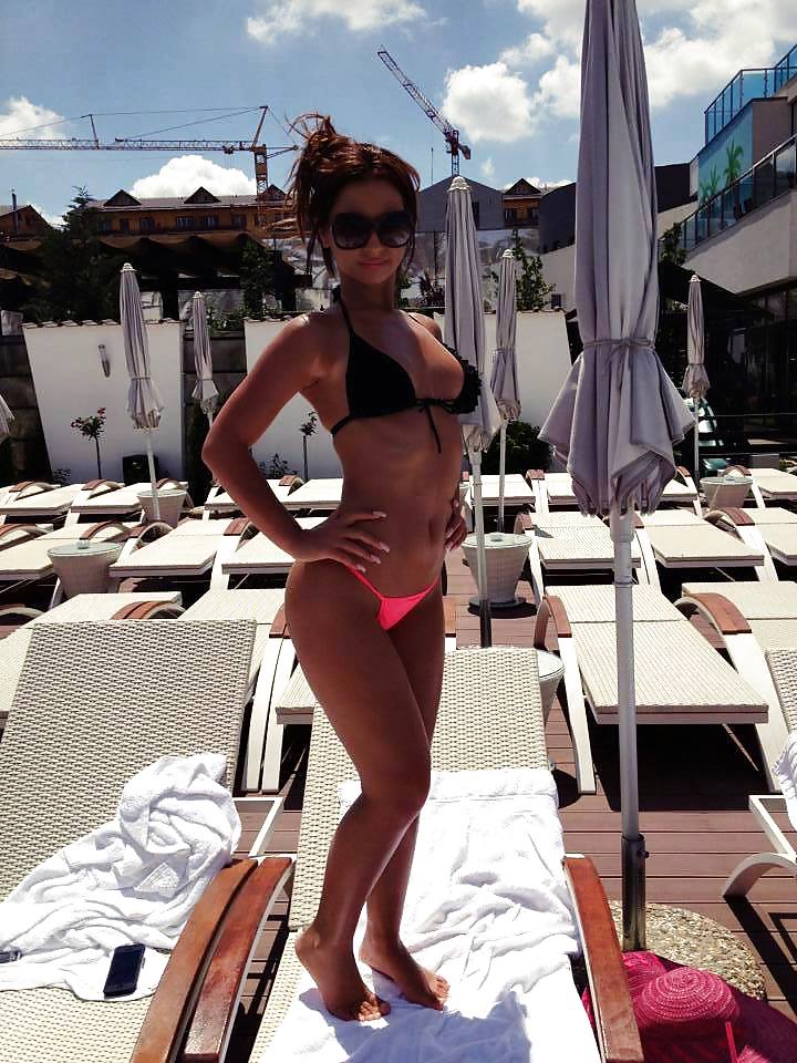 ルーマニア人女性: Anita
 #17496836