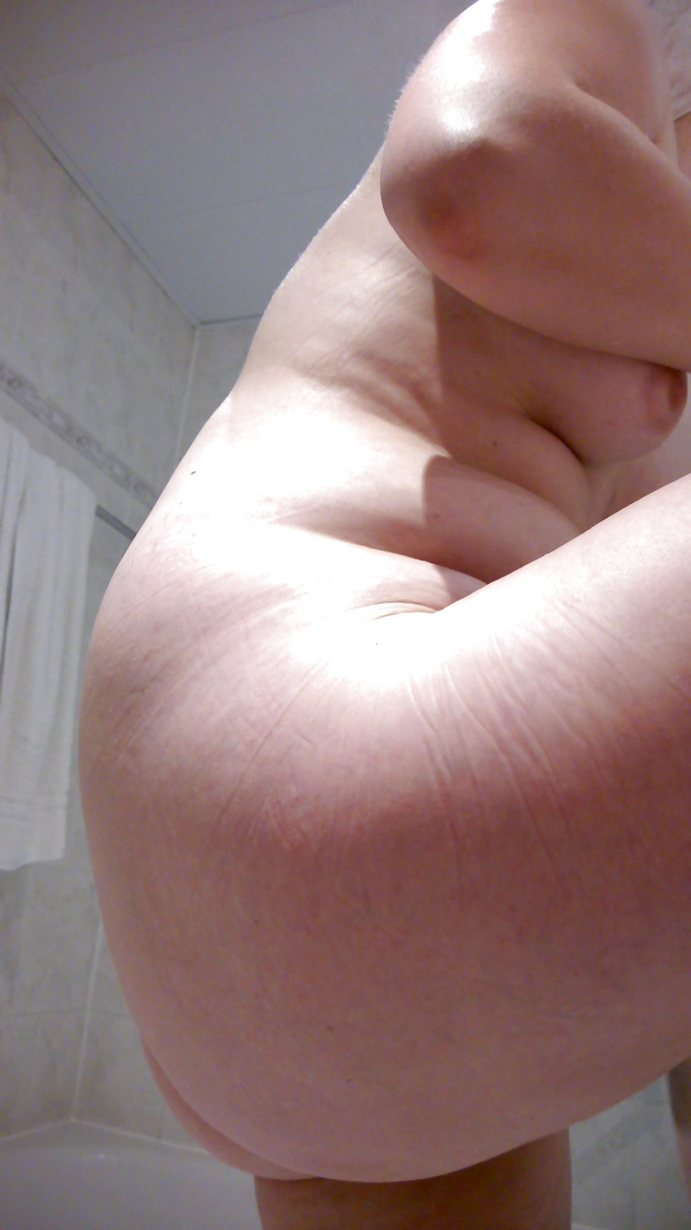 私の妻 06.14: 少し剃ってある、素晴らしい胸と丸いお尻
 #33801130