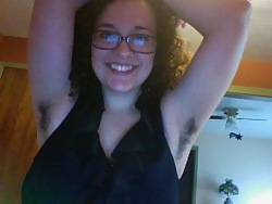 毛の生えた穴の中にいる人は、私が何をしているか知っていますか？
 #35075520