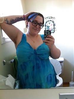 毛の生えた穴の中にいる人は、私が何をしているか知っていますか？
 #35075531