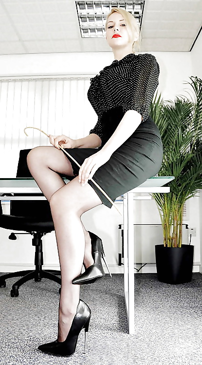 Mütter Sind Bereit, Ihre Freche Töchter Versohlen #28127668