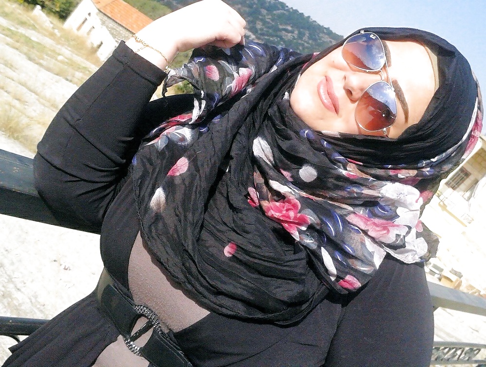 Hijab woman #36102163