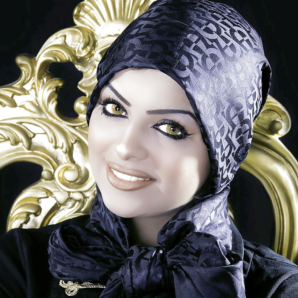 Hijab woman #36102430