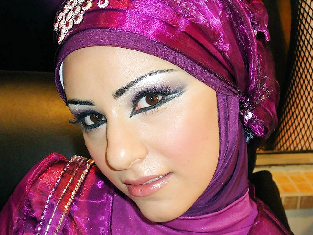 Hijab woman #36102515