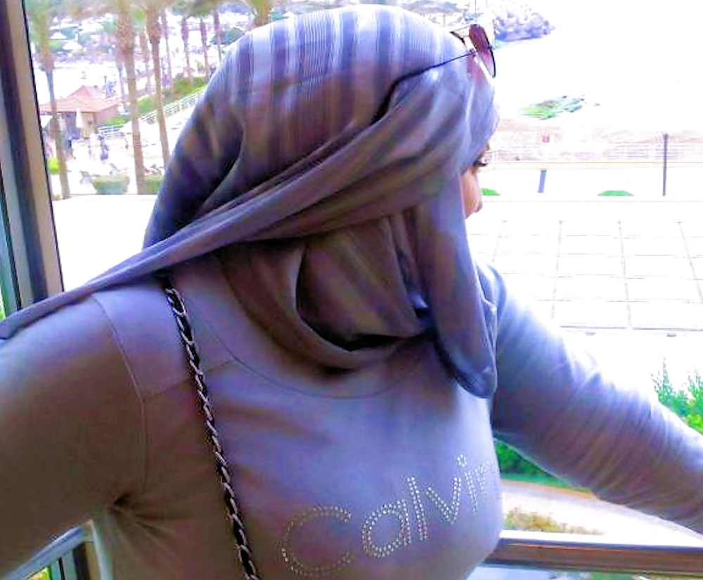 Hijab woman #36102574