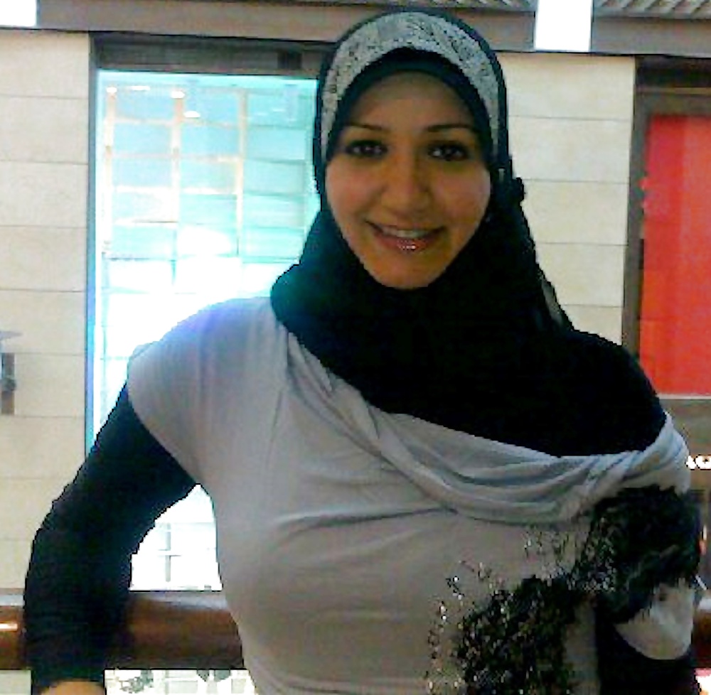 Hijab woman #36102724