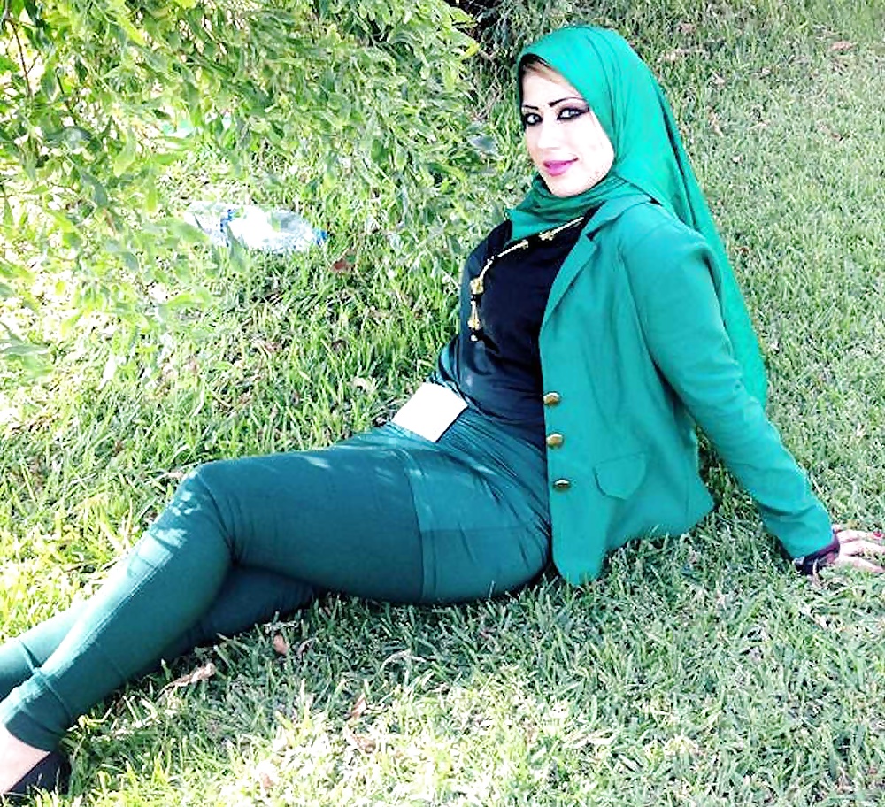 Hijab woman #36103037