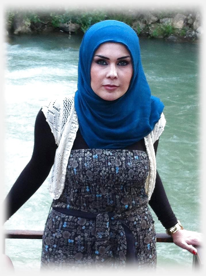Hijab woman #36103342