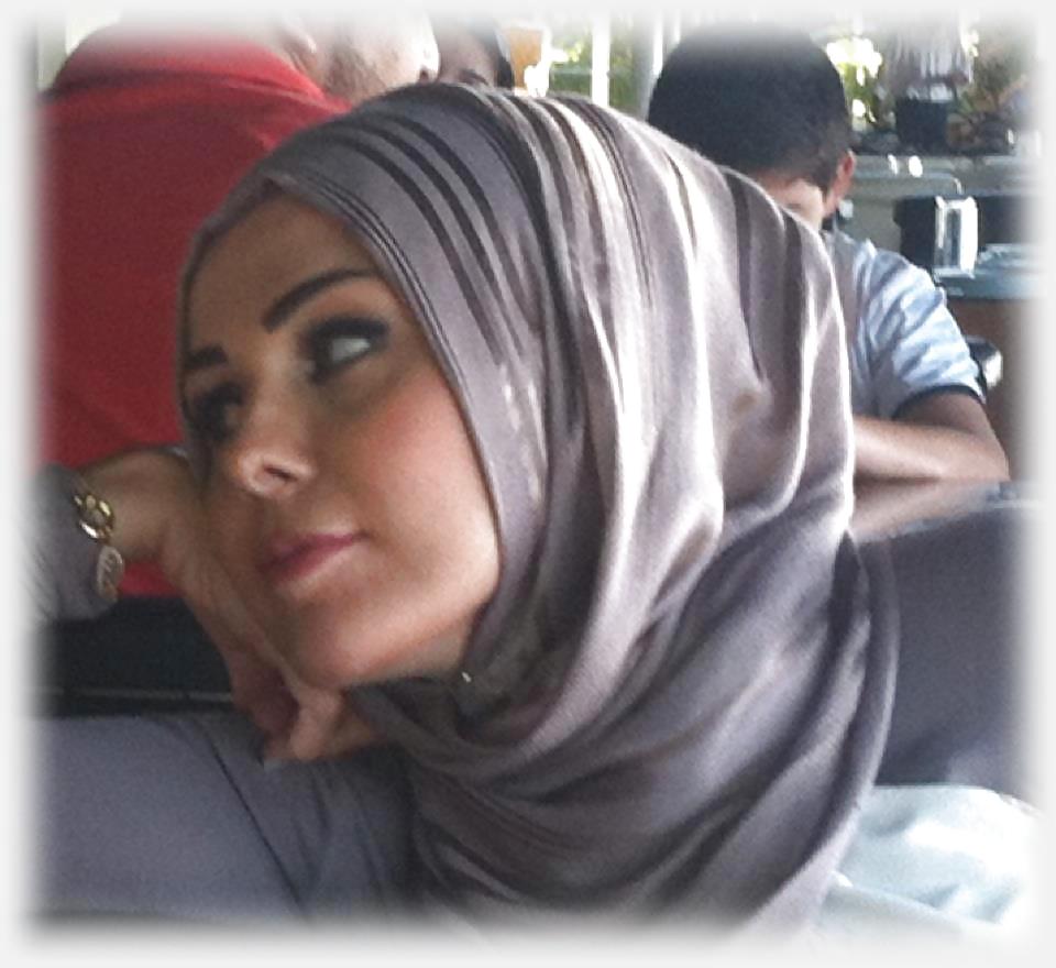 Hijab woman #36103344