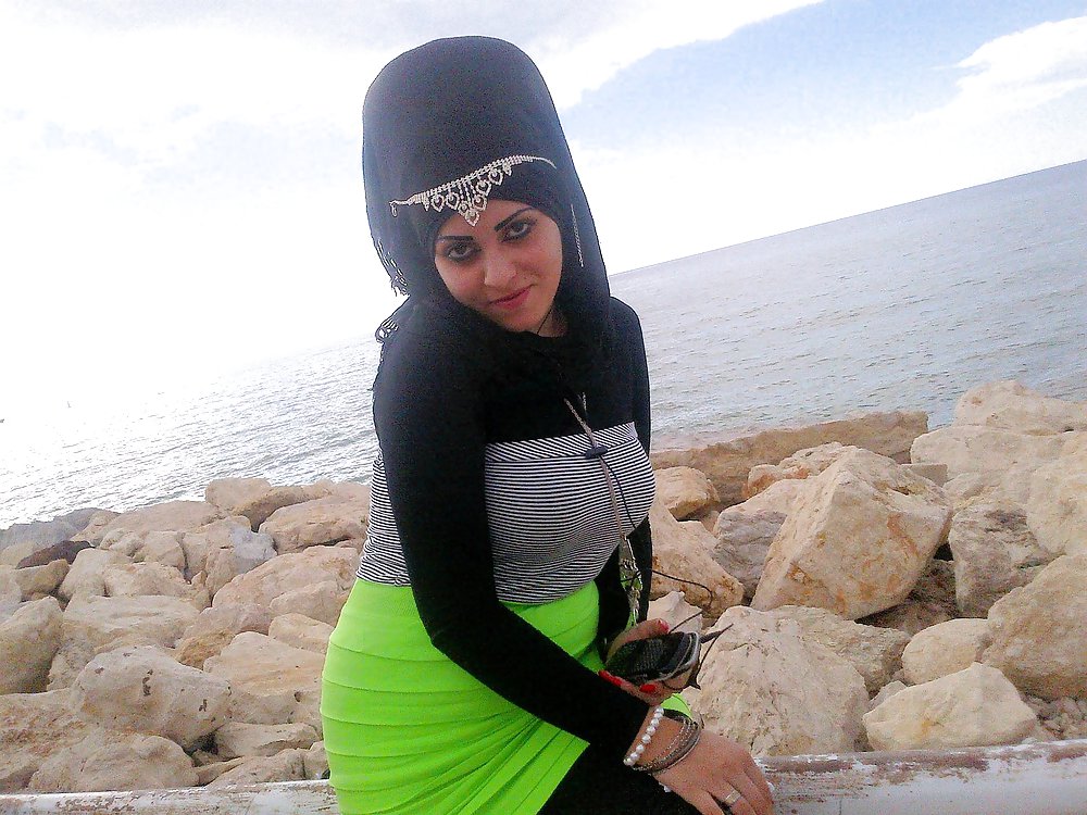 Hijab woman #36103594