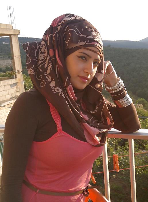 Hijab woman #36103790