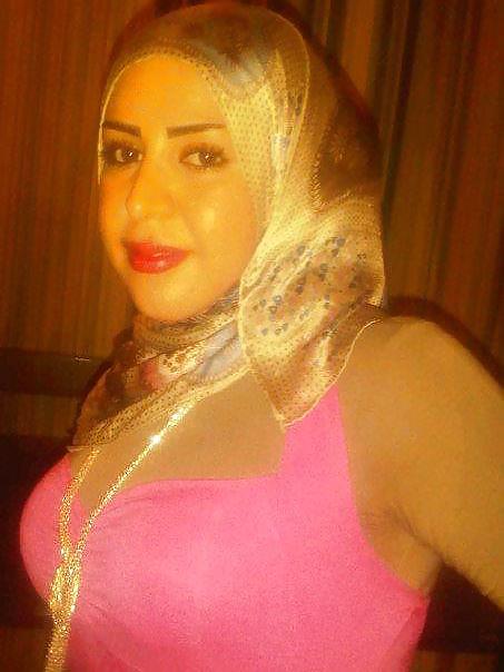 Hijab woman #36103814