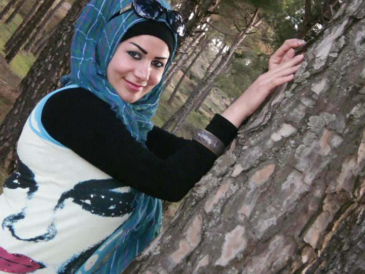 Hijab woman #36103828