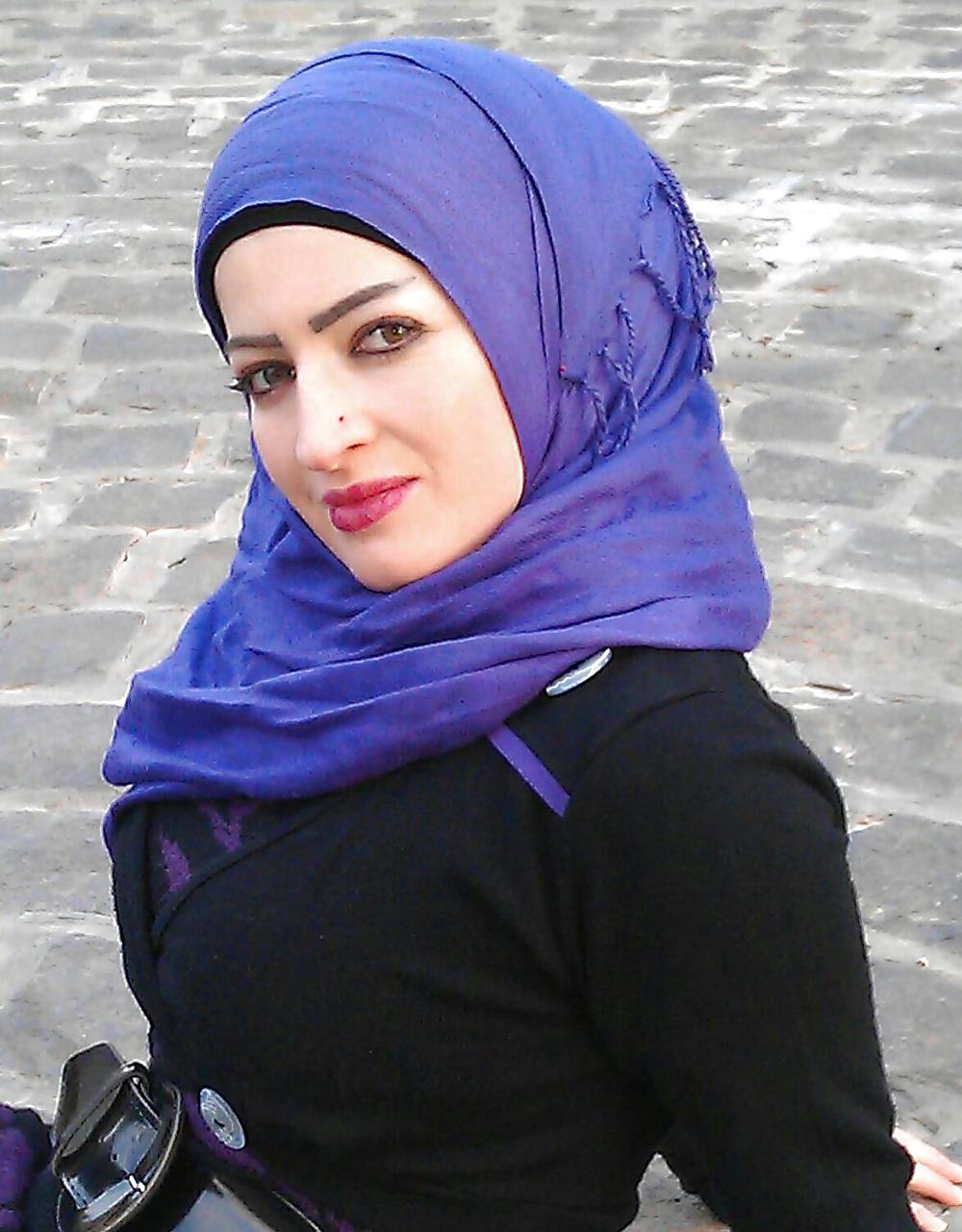 Hijab woman #36103878