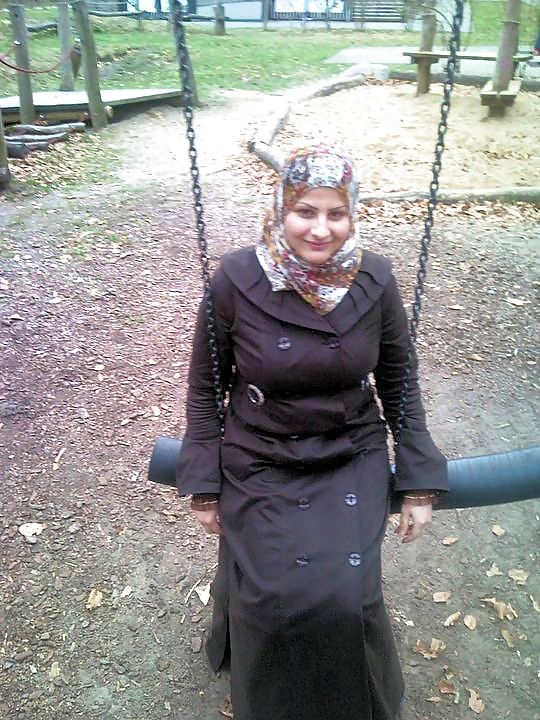 Hijab woman #36104007