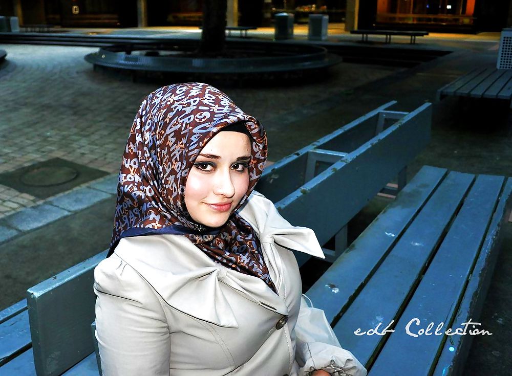 Hijab woman #36104220