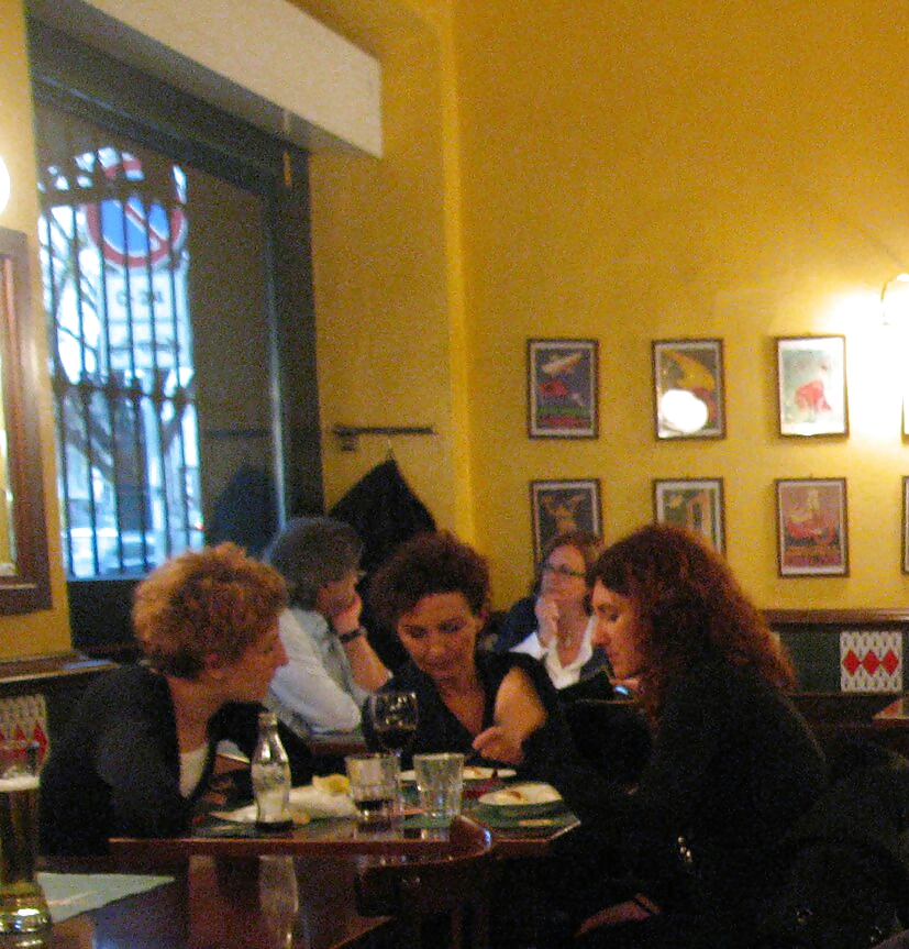 Restaurante espía viejo + joven rumano
 #35830085