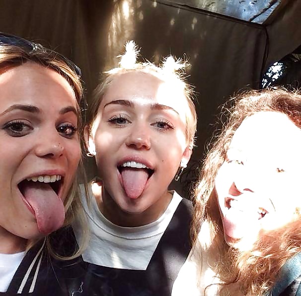 Miley cyrus
 #30811616