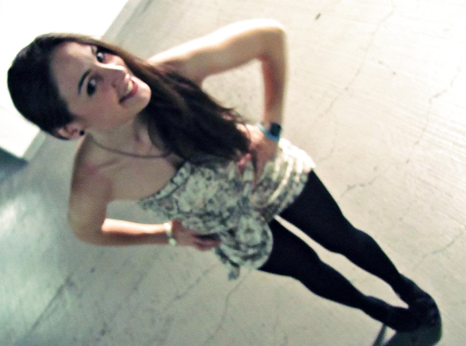 Tasty teen
 #27695247