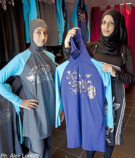 Burkini spiaggia puttane
 #28124588