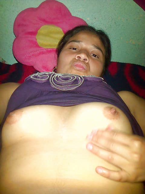 Putita en la camita #32871118