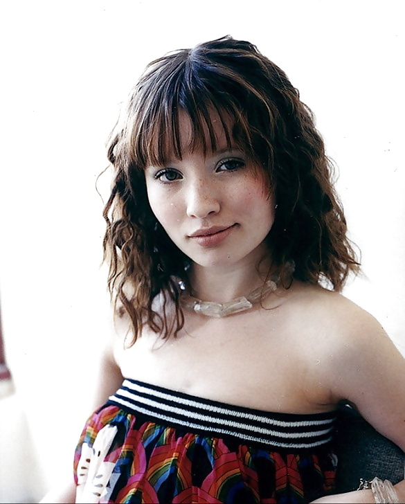Emily Browning #30037172